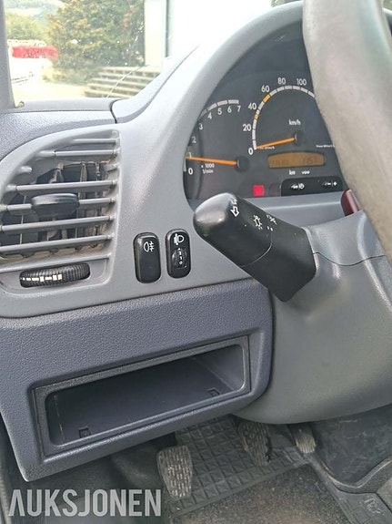 Mercedes-Benz Sprinter 13 of 30