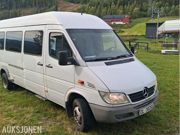 Mercedes-Benz Sprinter 2 of 30