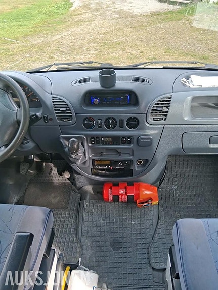 Mercedes-Benz Sprinter 28 of 30