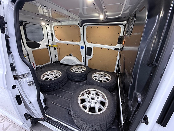 Ford Transit 26 of 30