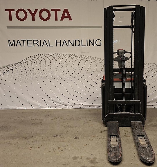 Toyota SWE120L 3 of 4
