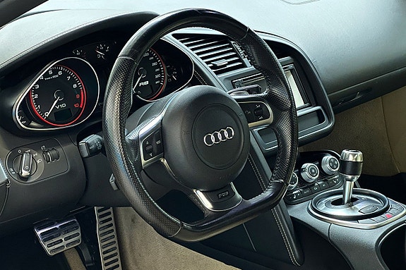 Audi R8 24 of 30