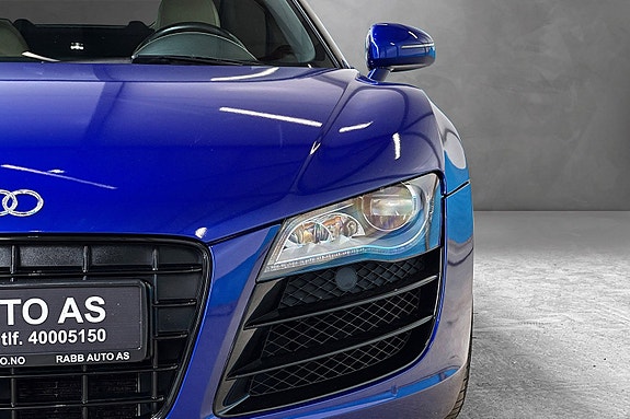 Audi R8 6 of 30