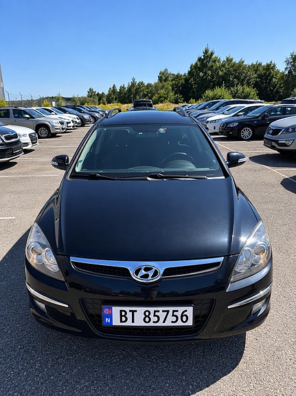 Hyundai i30 2 of 10