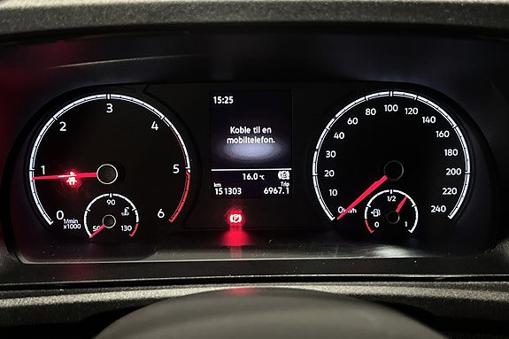 Volkswagen Caddy 18 of 26
