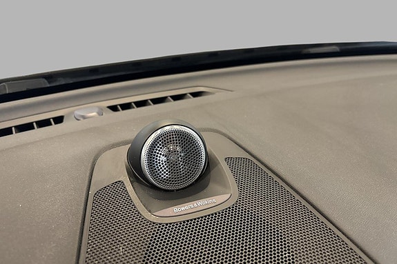 Volvo XC60 14 of 23
