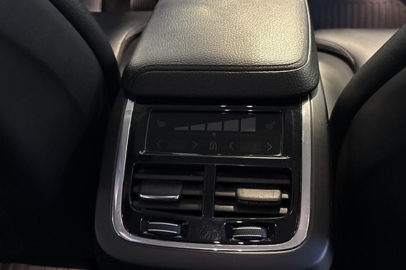 Volvo XC60 18 of 23