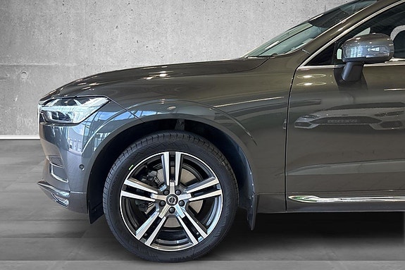 Volvo XC60 3 of 23
