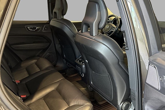 Volvo XC60 20 of 23