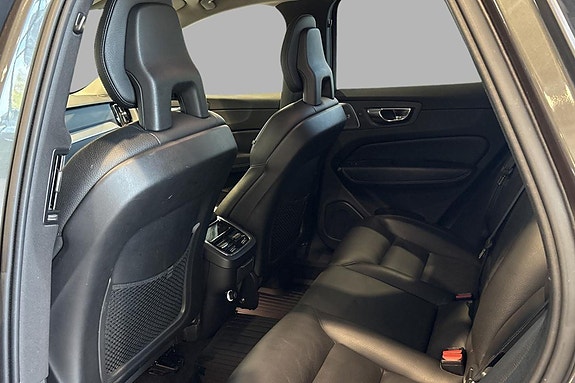 Volvo XC60 19 of 23