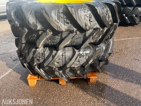 Goodyear på felg 18.4-38 13 of 16