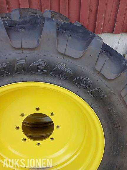 Goodyear på felg 18.4-38 3 of 16