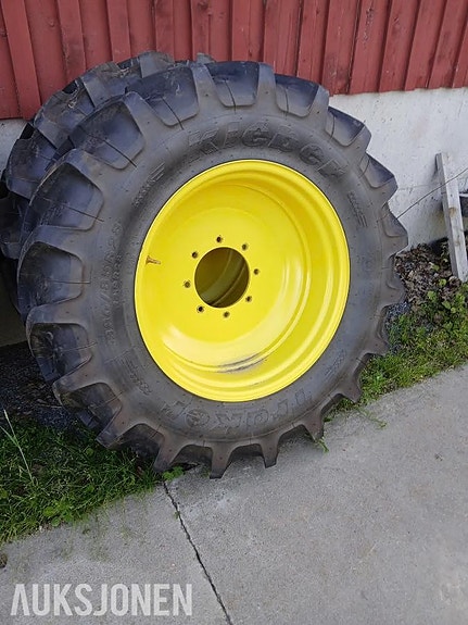 Goodyear på felg 18.4-38 6 of 16
