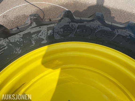 Goodyear på felg 18.4-38 9 of 16