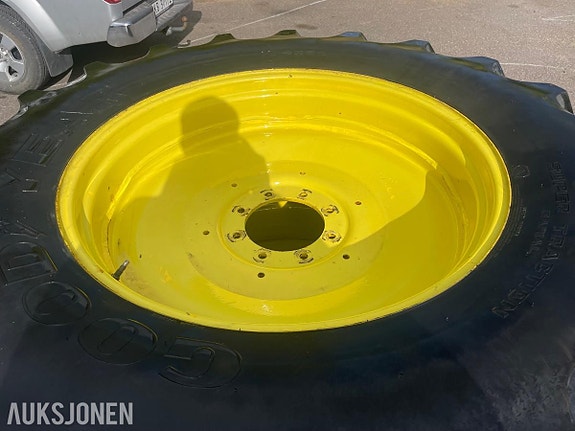 Goodyear på felg 18.4-38 7 of 16