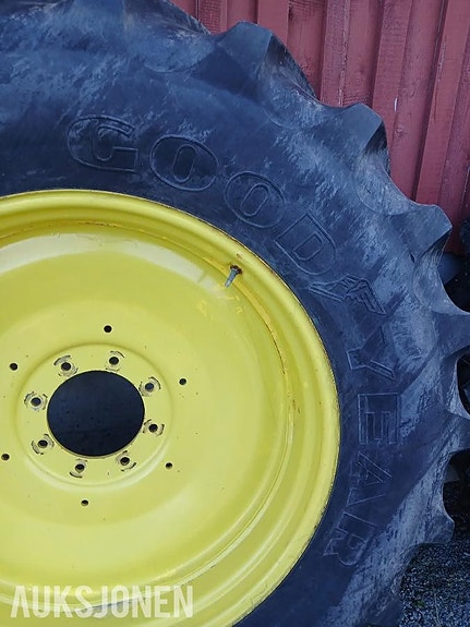 Goodyear på felg 18.4-38 16 of 16