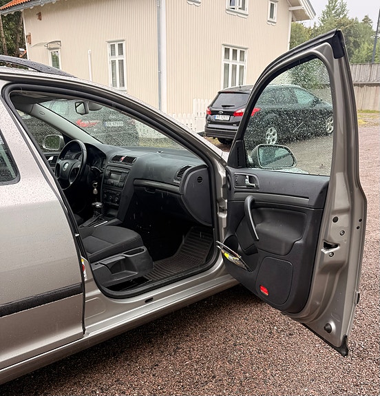 Skoda Octavia 9 of 30