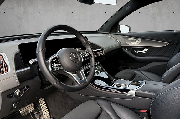Mercedes-Benz EQC400 16 of 29