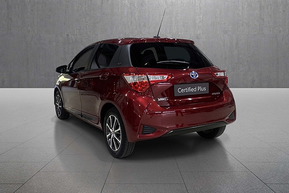 Toyota Yaris 3 of 18
