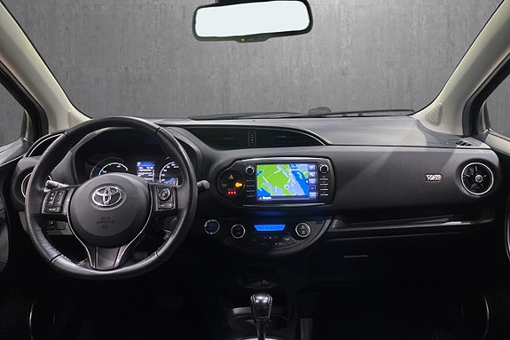 Toyota Yaris 9 of 18