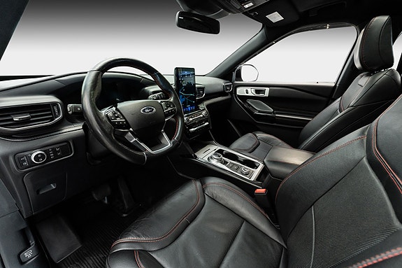 Ford Explorer 28 of 30