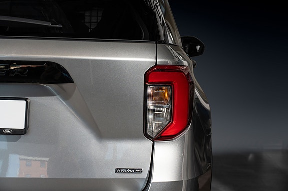 Ford Explorer 10 of 30