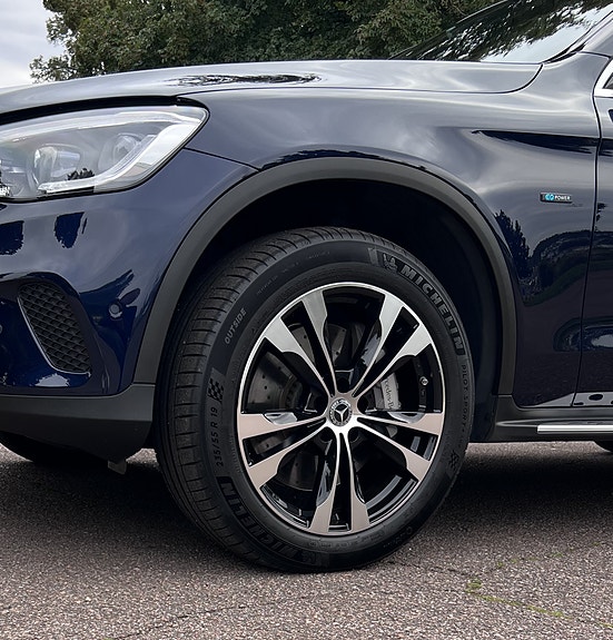 Mercedes-Benz GLC300 e 11 of 30