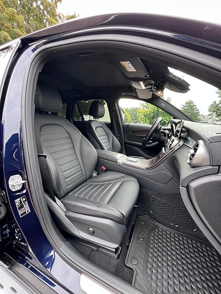 Mercedes-Benz GLC300 e 19 of 30
