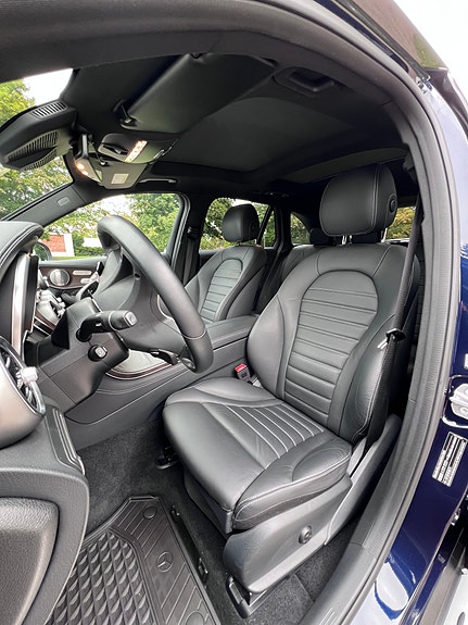 Mercedes-Benz GLC300 e 16 of 30