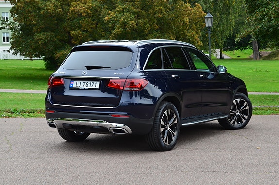 Mercedes-Benz GLC300 e 5 of 30