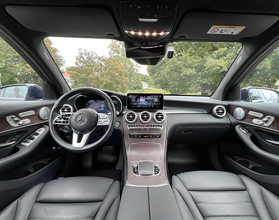Mercedes-Benz GLC300 e 12 of 30