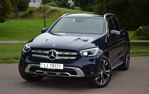 Mercedes-Benz GLC300 e 8 of 30