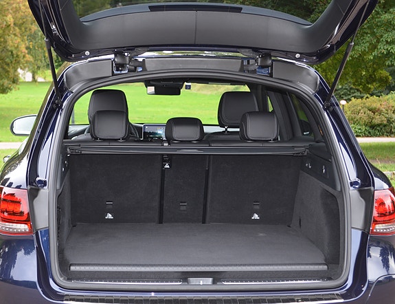 Mercedes-Benz GLC300 e 29 of 30