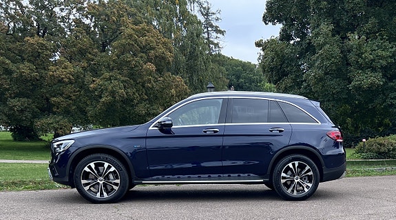 Mercedes-Benz GLC300 e 3 of 30