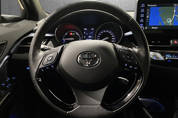 Toyota C-HR 11 of 18