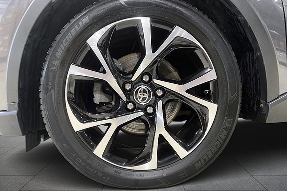 Toyota C-HR 18 of 18