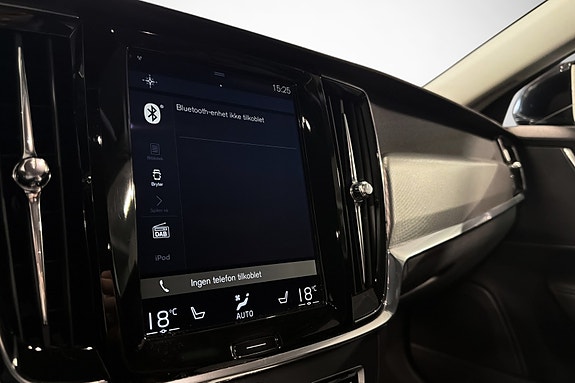 Volvo V90 26 of 30