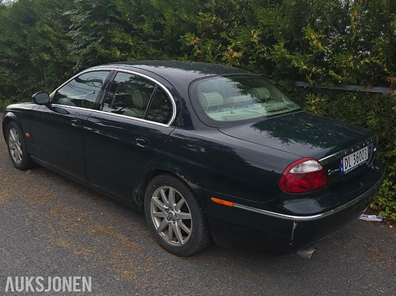 Jaguar S-TYPE 3 of 10