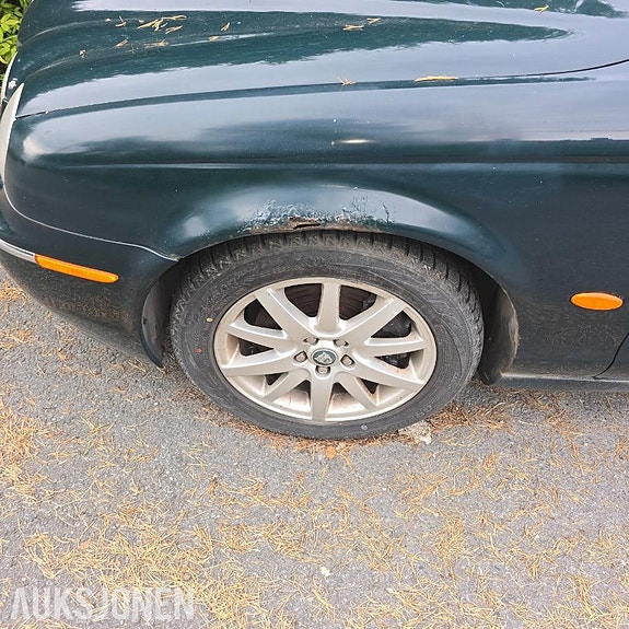 Jaguar S-TYPE 6 of 10