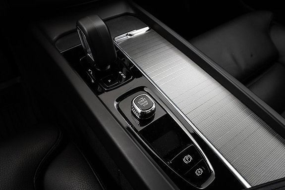 Volvo XC60 19 of 30