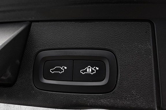 Volvo XC60 10 of 30