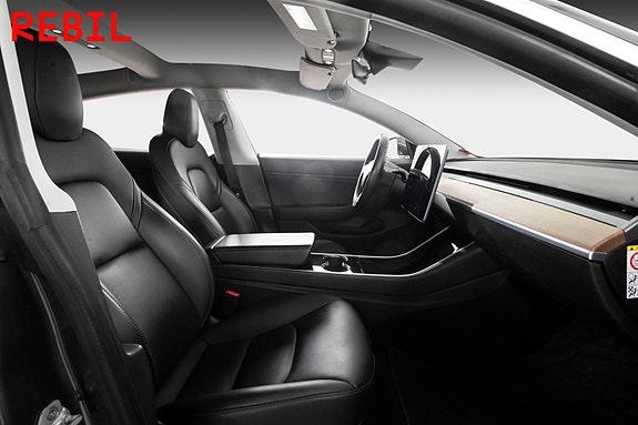 Tesla Model 3 23 of 26