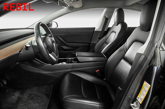 Tesla Model 3 8 of 26