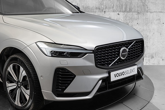 Volvo XC60 2 of 30
