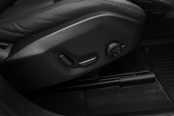 Volvo XC60 23 of 30