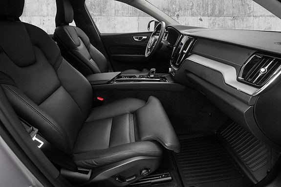 Volvo XC60 30 of 30