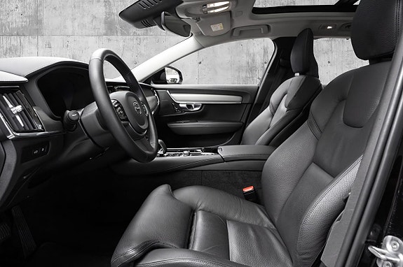 Volvo V90 10 of 30