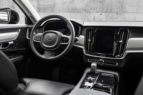 Volvo V90 26 of 30