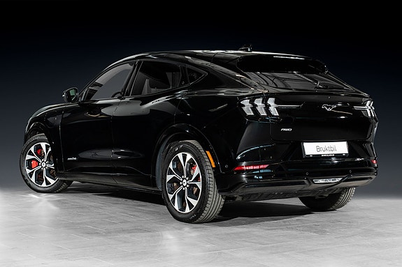 Ford Mustang Mach-E 6 of 30