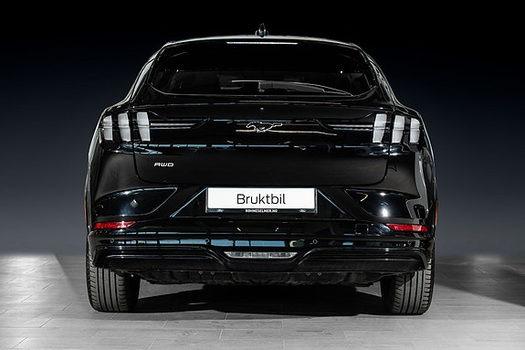 Ford Mustang Mach-E 8 of 30